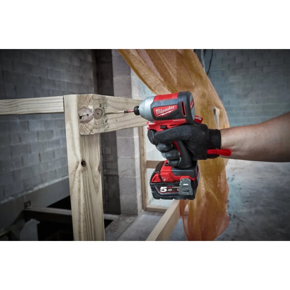 Шуруповерт ударный аккумуляторный бесщёточный Milwaukee M18 BLID2-0X (4933464519)