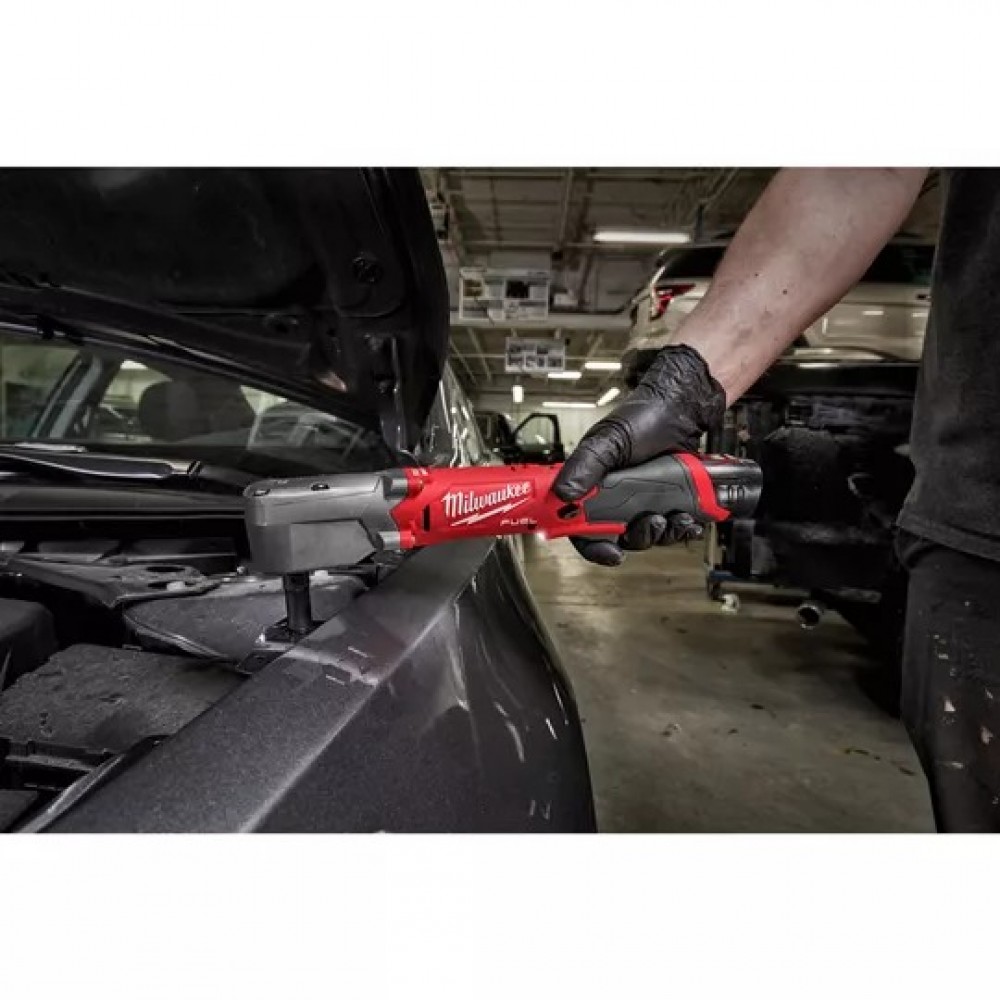 Гайковерт угловой аккумуляторный MILWAUKEE M12 FRAIWF12-0 FUEL бесщеточный 1/2, 300 Нм (4933471699)