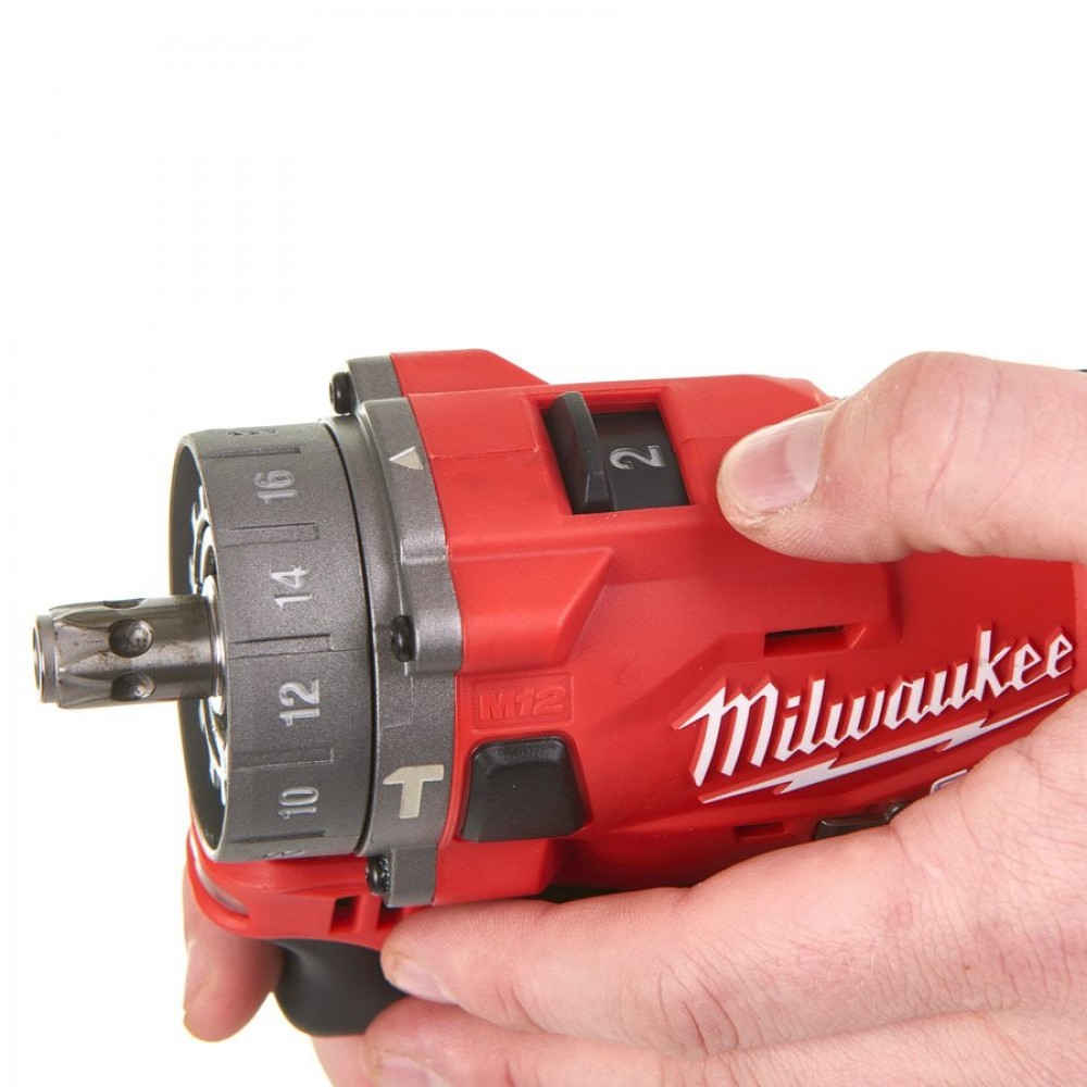 Дрель компактная со съемным патроном MILWAUKEE M12 FPDXKIT-202X (4933464138)