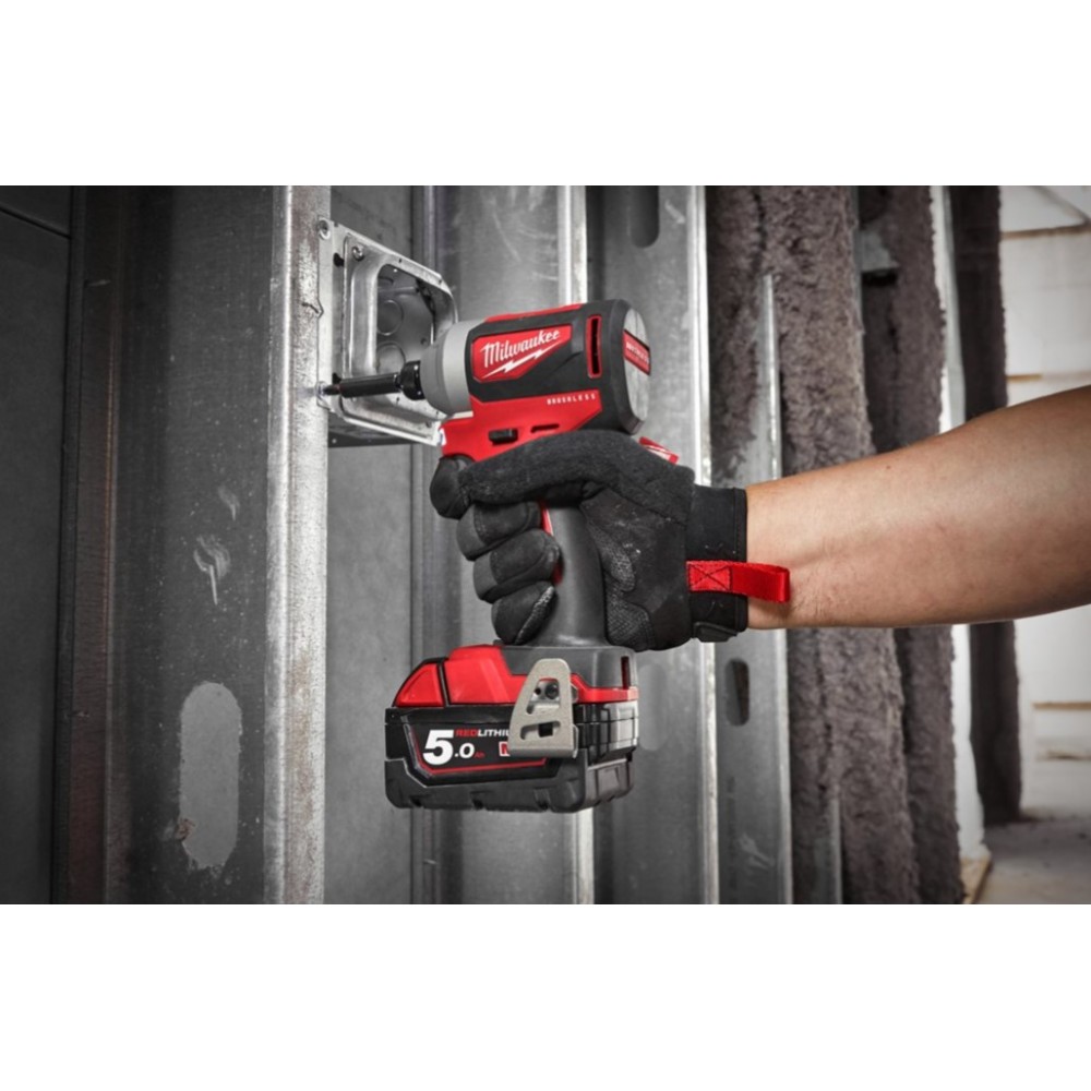 Шуруповерт ударный аккумуляторный бесщёточный Milwaukee M18 BLID2-0X (4933464519)