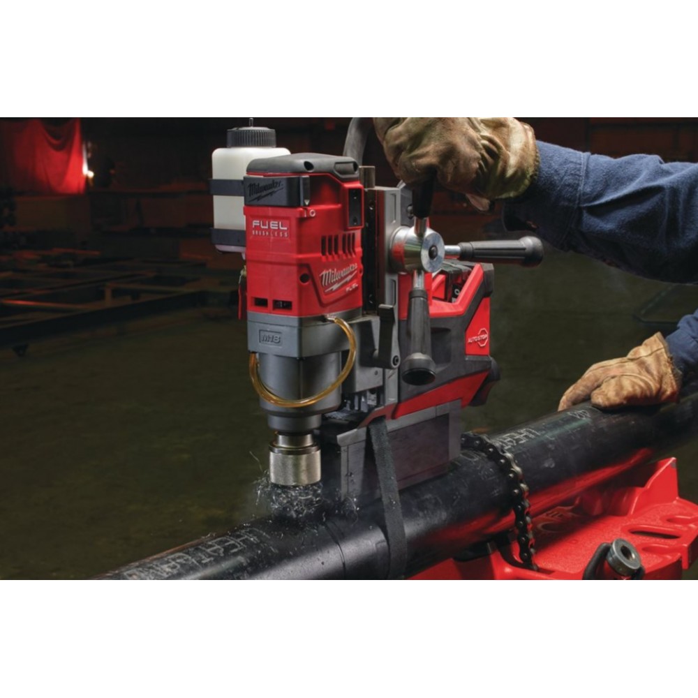 Аккумуляторная дрель на магнитной станции Milwaukee M18 FUEL FMDP-0C (493345163)