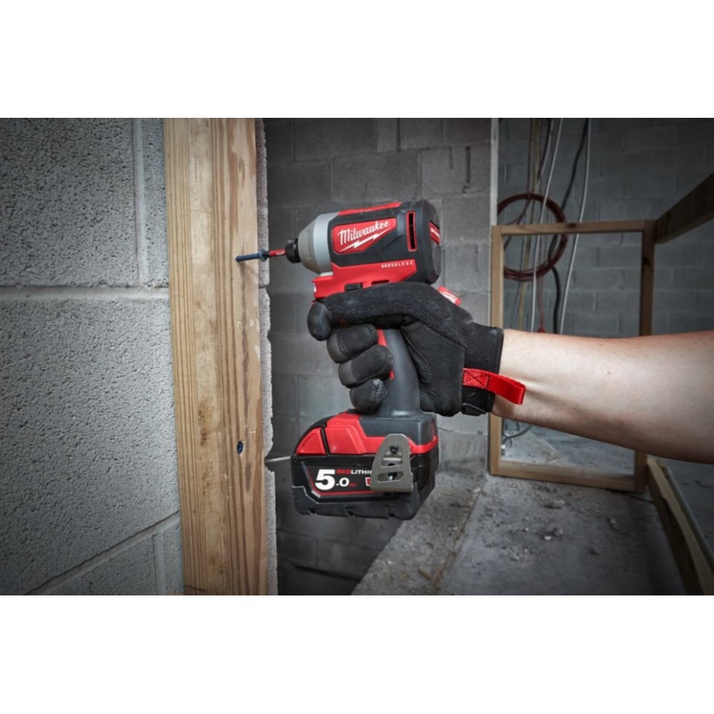 Шуруповерт ударный аккумуляторный бесщёточный Milwaukee M18 BLID2-0X (4933464519)