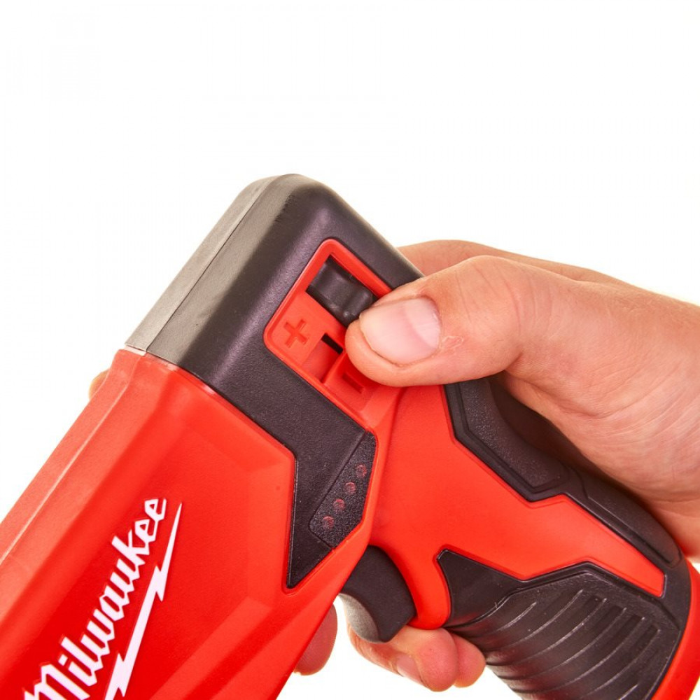 Степлер скобозабивной аккумуляторный MILWAUKEE M12 BST-202X (4933459635)